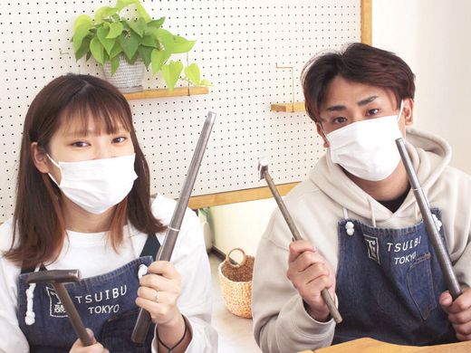 槌目模様の個性が光る、世界に一つだけの手作り結婚指輪