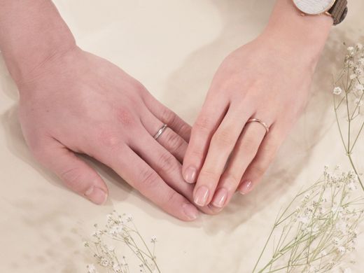 お互いの好きな色で、シンプルな結婚指輪を手作り