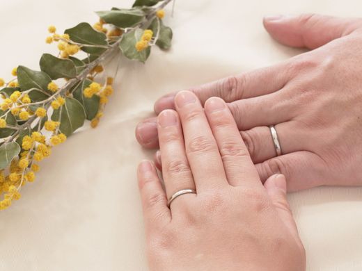 ハンマーで叩いて模様付け！ふたりだけの手作り結婚指輪