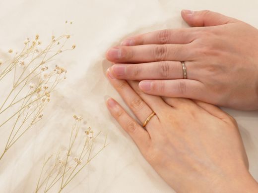 お互いの指輪をシェアした手作りならではの結婚指輪