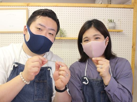 金属の棒から作り上げる、鍛造技法の手作り結婚指輪