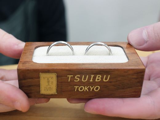 シンプルな甲丸型の手作り結婚指輪