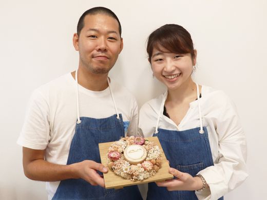ゴールドとプラチナ、それぞれ好きな色で手作りした結婚指輪