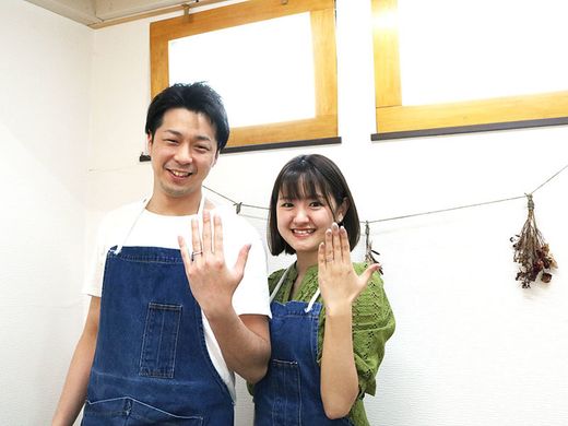 3石のダイヤを並べたい。こだわりのデザインを自分達で。