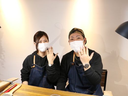 他の人と被らない自分達だけの指輪を求めていました。