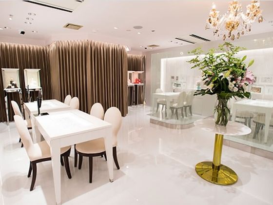 GALA SDJ（ガラエスディージェイ）銀座本店