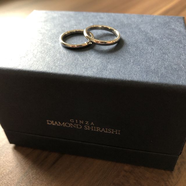 【銀座ダイヤモンドシライシの口コミ】 デザインと知名度で選びました。同期がダイヤモンドシライシで購入したと…
