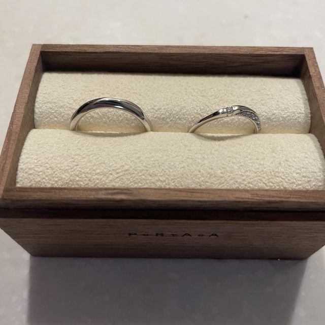 【PORTADA(ポルターダ)の口コミ】 デザインが気に入り、価格も安く感じたため。
ダイヤなどサービスに関する…