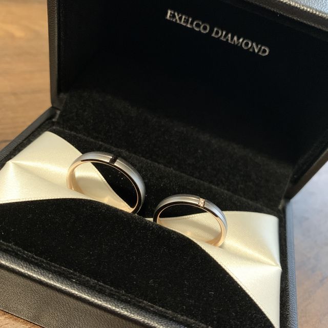 【エクセルコダイヤモンド(EXELCO DIAMOND)の口コミ】 シンプルながらもピンクゴールドが映えるデザインで惹かれました。
シンプ…