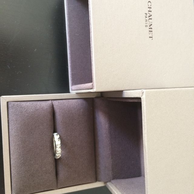 【ショーメ(CHAUMET)の口コミ】 普段使い出来て、シンプルすぎない物を探していた時に出会いました。
ダイ…