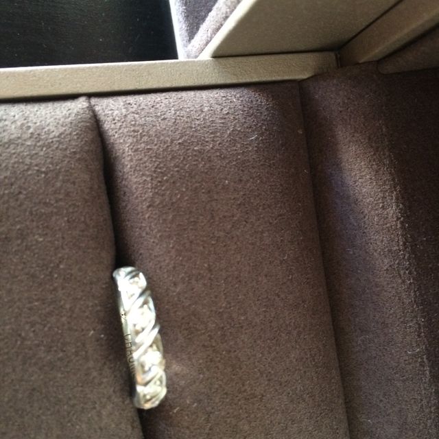 【ショーメ(CHAUMET)の口コミ】 普段使い出来て、シンプルすぎない物を探していた時に出会いました。
ダイ…