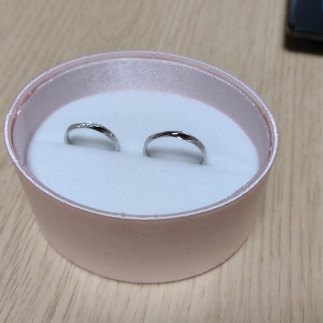 【insembre(インセンブレ)の口コミ】 彼女の意見が決め手でした。シンプルで安価ながらしっかりとしたデザイン…