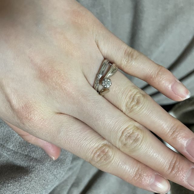 【銀座ダイヤモンドシライシの口コミ】 シンプルなデザインが良く、価格的にもリーズナブルなものを探していまし…