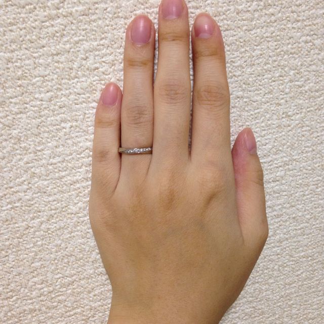 【4℃ BRIDAL(ヨンドシーブライダル)の口コミ】 4℃に憧れてたのと、ハーフエタニティを探していて、デザインがタイプで一…