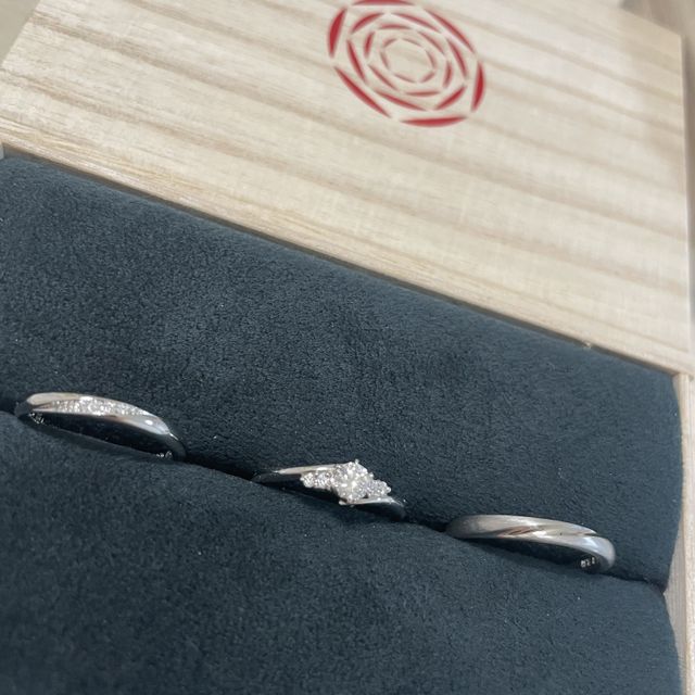【出雲結(いずもゆい)の口コミ】 婚約指輪と結婚指輪は重ね付けしてもバランスが良いデザインを選びました…