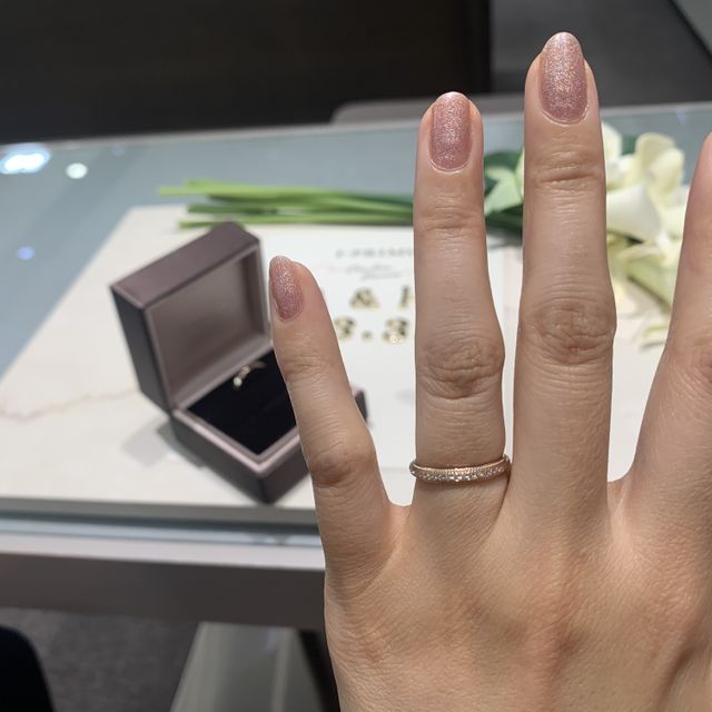 【アイプリモ(I-PRIMO)の口コミ】 色々な店舗で指輪を見過ぎた為、中々決めきれずお互い好きなデザインで選…