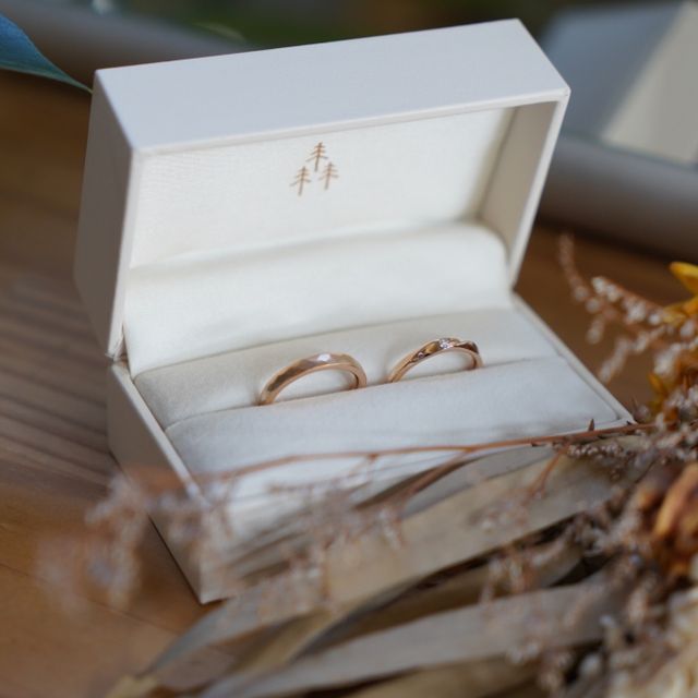【THREE TREES(スリーツリーズ)の口コミ】 手作りで結婚指輪を作りたいと思い、シンプルかつ自分たちでデザインが作…