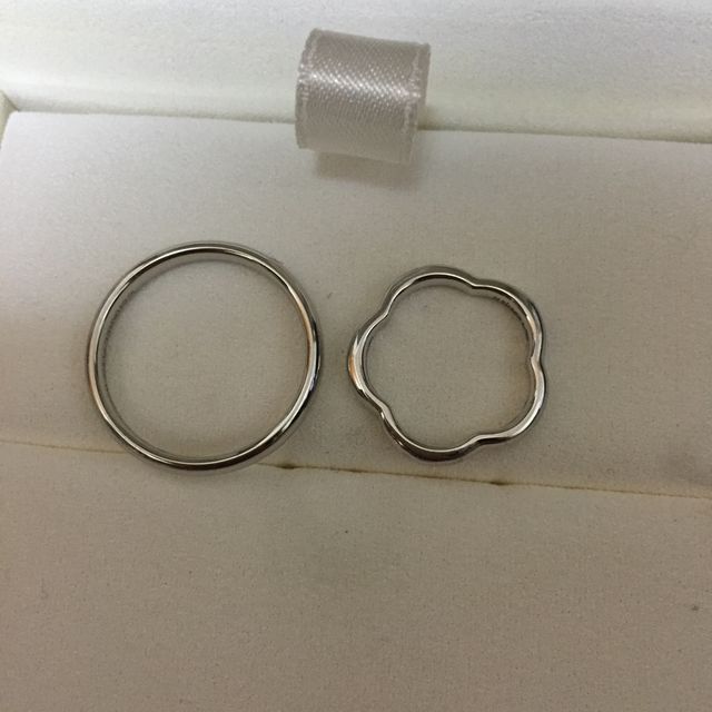 【シャネル(CHANEL)の口コミ】 他にないカメリアの花の形だったからです。
指に着けたり、洗い物をすると…