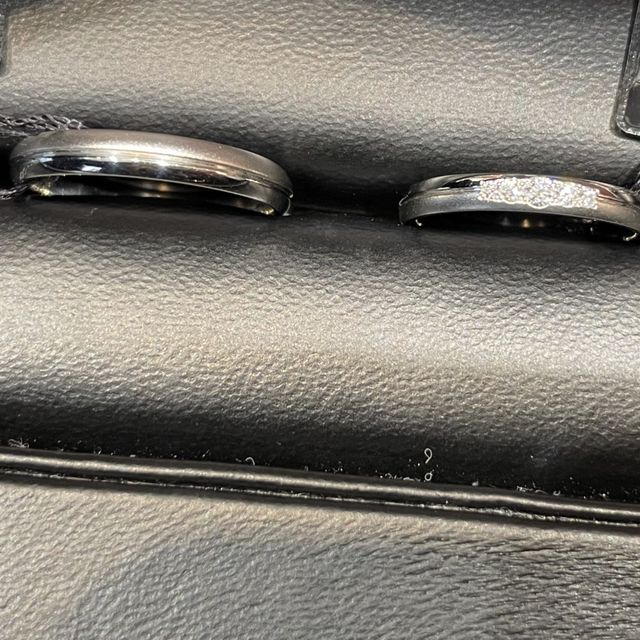 【ラザール ダイヤモンド(LAZARE DIAMOND)の口コミ】 セットで購入できるデザインがあり、女性にはダイヤモンドがたくさんつい…