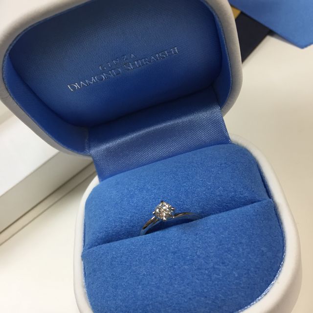 【銀座ダイヤモンドシライシの口コミ】 最初、何もわからずに、全くこだわりも持たずに入店。ただ、シンプルな指…