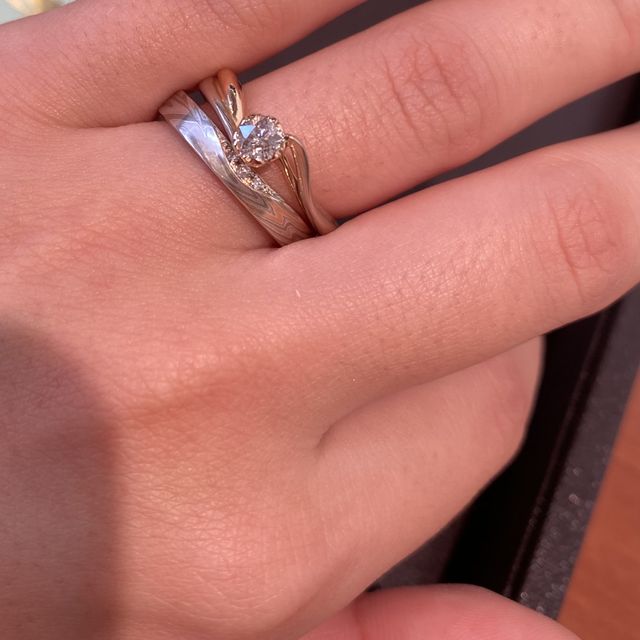 【杢目金屋(もくめがねや)の口コミ】 スタッフさんのおすすめを試着しました。
和を代表する桜のデザインは、誰…