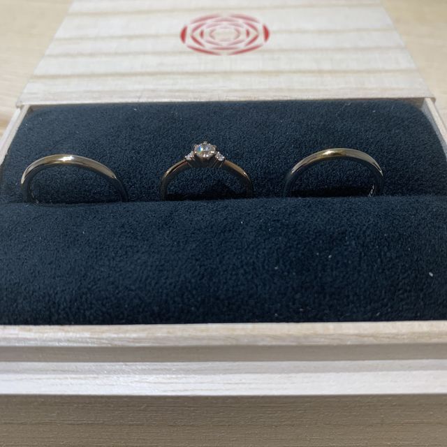 【出雲結(いずもゆい)の口コミ】 指輪のデザインが綺麗に、一部ゴールドとシルバーが繋がれているものを選…