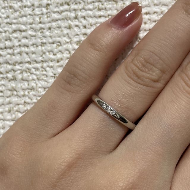 【銀座ダイヤモンドシライシの口コミ】 シンプルなデザインの指輪を探していて、いろいろな検討をした結果、こち…