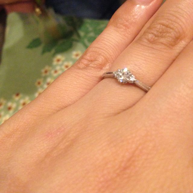 【GALA JEWELRY(ガラジュエリー)の口コミ】 主人が一人で選んでくれたのですが、主人曰く、リング自体が細く、大きい…