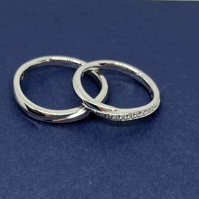 【銀座ダイヤモンドシライシの口コミ】 しっくりと指に馴染むウェーブに
愛着のわくデザインに一目惚れしました。…