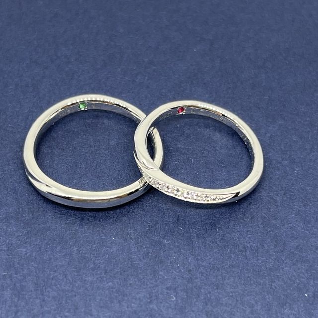 【銀座ダイヤモンドシライシの口コミ】 しっくりと指に馴染むウェーブに
愛着のわくデザインに一目惚れしました。…