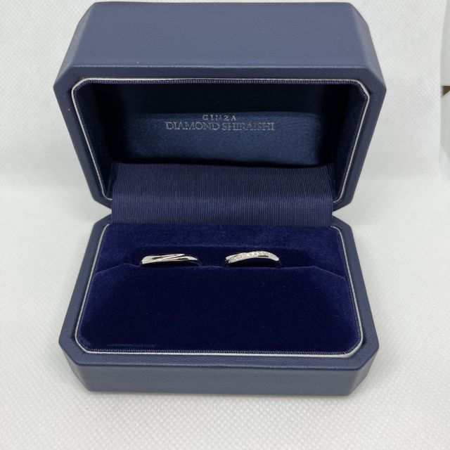 【銀座ダイヤモンドシライシの口コミ】 しっくりと指に馴染むウェーブに
愛着のわくデザインに一目惚れしました。…