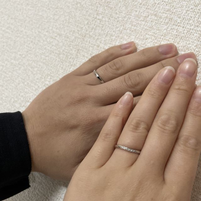 【Quand de Mariage(クワンドゥマリアージュ)の口コミ】 シンプルにしようと決めて行ったのですが、着用してみると、ウェーブが指…