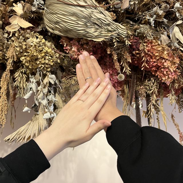 【TOMOE(トモエ)の口コミ】 2人のデザインの好みが一致したため購入させていただきました。リングのデ…