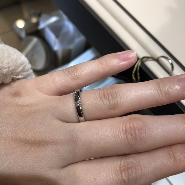 【DAMIANI(ダミアーニ)の口コミ】 真実の愛を意味している指輪であり、一粒ダイヤが0.05ctもあるため、見て…