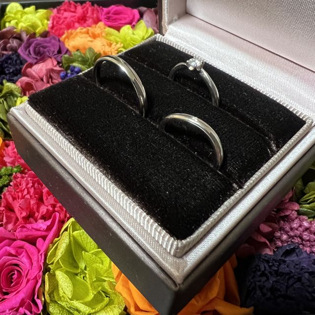 【アイプリモ(I-PRIMO)の口コミ】 指にはめた時の感触がよかった。
シンプルで飽きのこないデザインだった。…