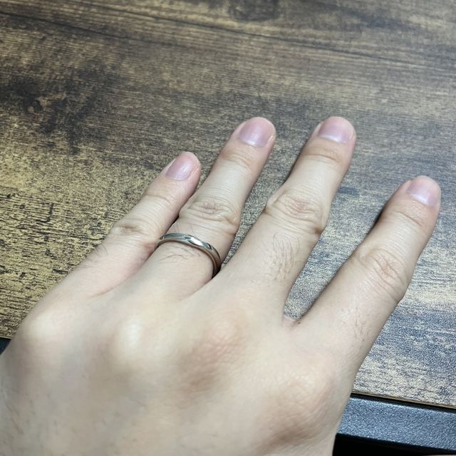 【銀座ダイヤモンドシライシの口コミ】 指輪のデザインが洗練されていたこと。指輪の形状が他者とは異なり、丸み…