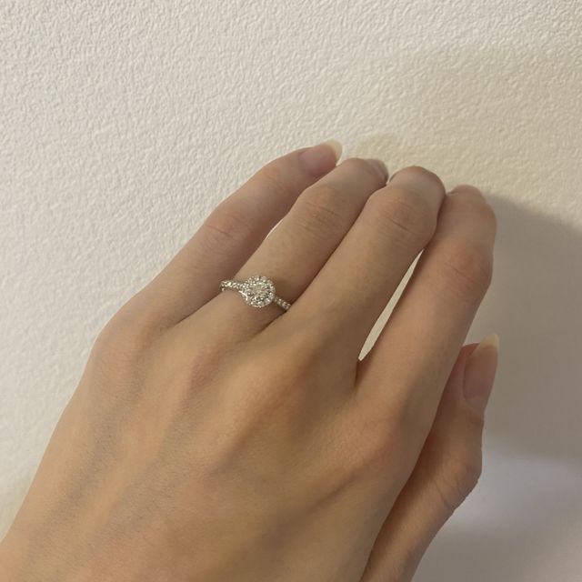 【ラザール ダイヤモンド(LAZARE DIAMOND)の口コミ】 3週間毎週末、色んなブランドや店舗を1日かけて周りました。その中でデザ…