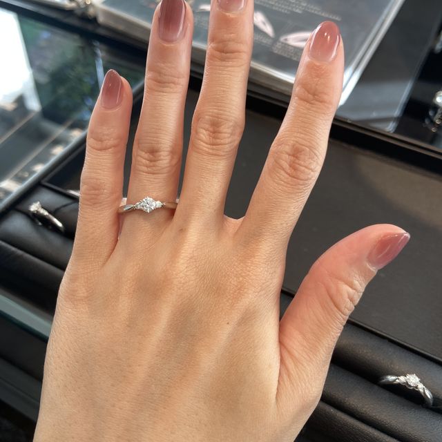 【エクセルコダイヤモンド(EXELCO DIAMOND)の口コミ】 こちらのブランドは、ダイヤモンドの台座に特徴があって、ダイヤモンドを…