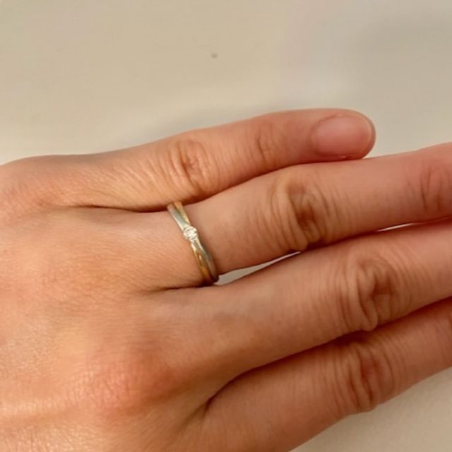 【STAR JEWELRY(スタージュエリー)の口コミ】 もともと金色と銀色の両方が入っているものがいい！と思っていたからです…