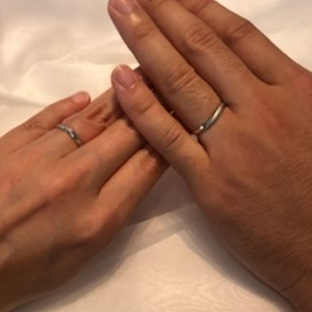 【アイプリモ(I-PRIMO)の口コミ】 シンプルかつ、大人っぽいデザインが歳上の奥さんにはピッタリだったので…