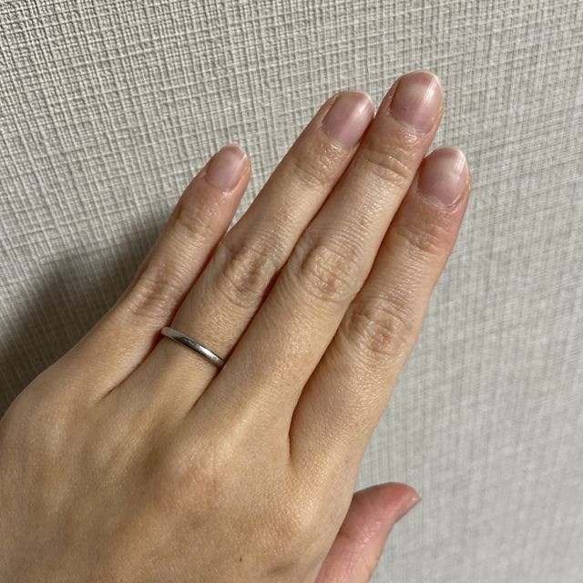 【ティファニー(Tiffany & Co.)の口コミ】 普段から何でもシンプルなものがすきなので、これを選びました。
シンプル…