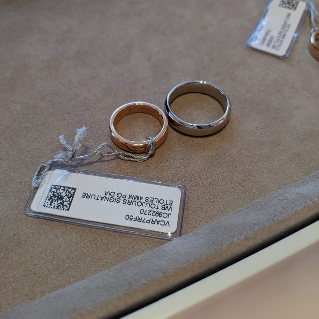 【ヴァン クリーフ＆アーペル(Van Cleef & Arpels)の口コミ】 トゥージュール シニアチュール エトワール マリッジリングを試着しました…