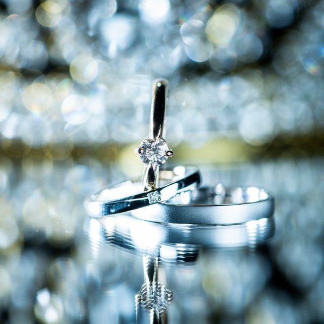 【銀座ダイヤモンドシライシの口コミ】 同じ種類の指輪で、それぞれの好みにアレンジしてオーダーできることが決…