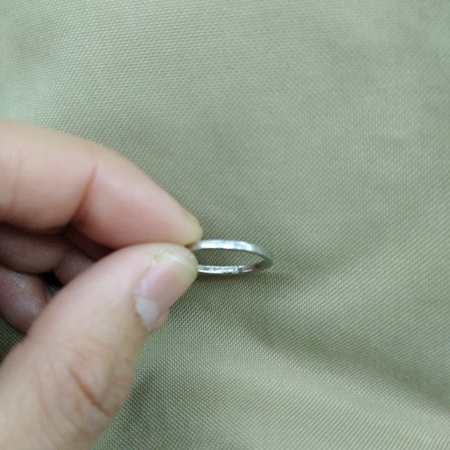 【ringram(リングラム)の口コミ】 シンプルさ。2人もカジュアルでスポーティな格好を好むため、華美でないか…