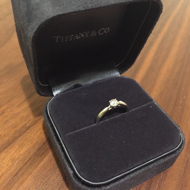 【ティファニー(Tiffany & Co.)の口コミ】 婚約指輪はサプライズではなく、好きなのを選んで欲しいということで一緒…