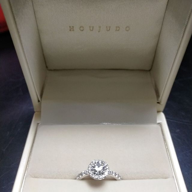 【宝寿堂(ほうじゅどう)の口コミ】 新品仕上げや、サイズ直し等のアフターケアが無料だった点です。
また宝石…