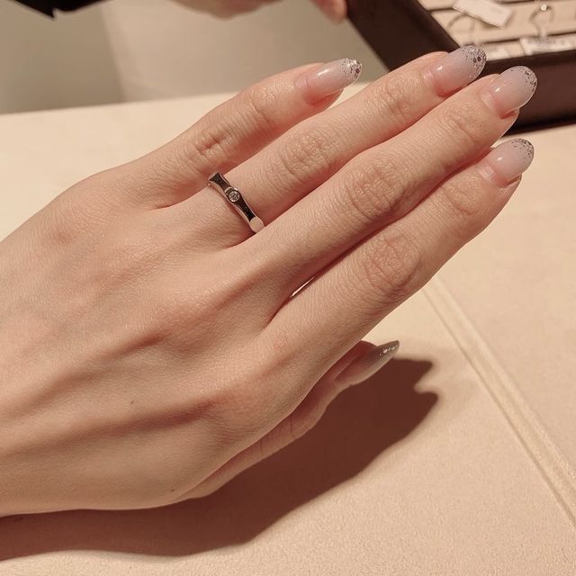 【ブルガリ(BVLGARI)の口コミ】 太めなタイプで角ばったイメージですが、何より他と被らないです。波が見…