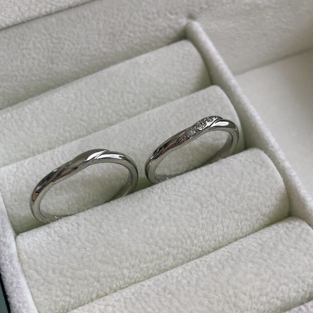 【ヴァンドーム青山(VENDOME AOYAMA)の口コミ】 ウェーブタイプの指輪と、ストーンが1つ以上欲しいという思いがありました…