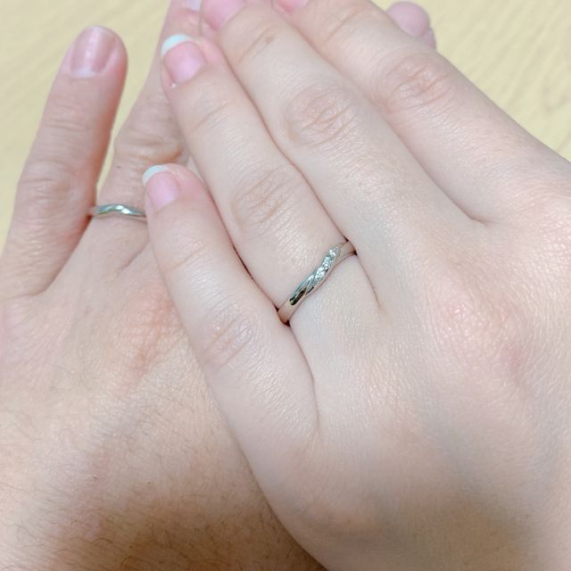 【ヴァンドーム青山(VENDOME AOYAMA)の口コミ】 ウェーブタイプの指輪と、ストーンが1つ以上欲しいという思いがありました…