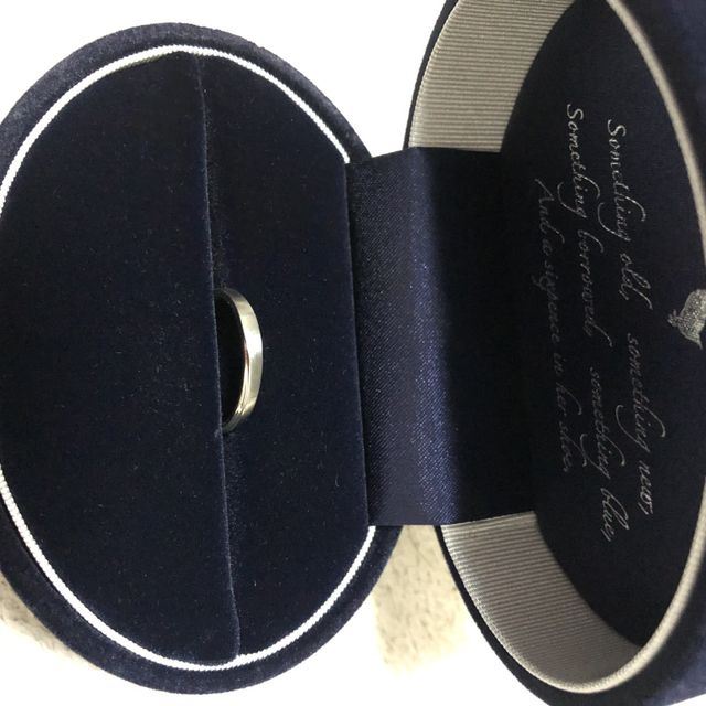 【Something Blue(サムシングブルー)の口コミ】 デザインがシンプルでとても気に入りました。価格が高いものではなくお手…